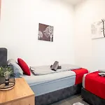 Livemore24 - Space In Hoch Smart-tv - 24-7 Check-in Und Kueche Recklinghausen