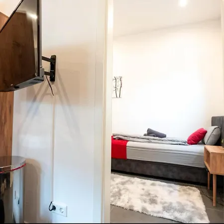 Livemore24 - Space In Hoch Smart-tv - 24-7 Check-in Und Küche