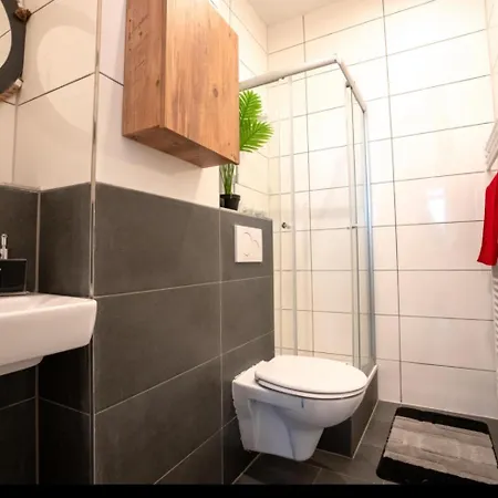 Livemore24 - Space In Hoch Smart-tv - 24-7 Check-in Und Küche Apartamento *